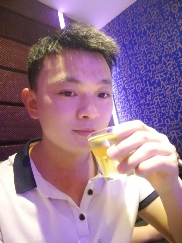 幸福的拥抱的第一张照片--中山交友中心