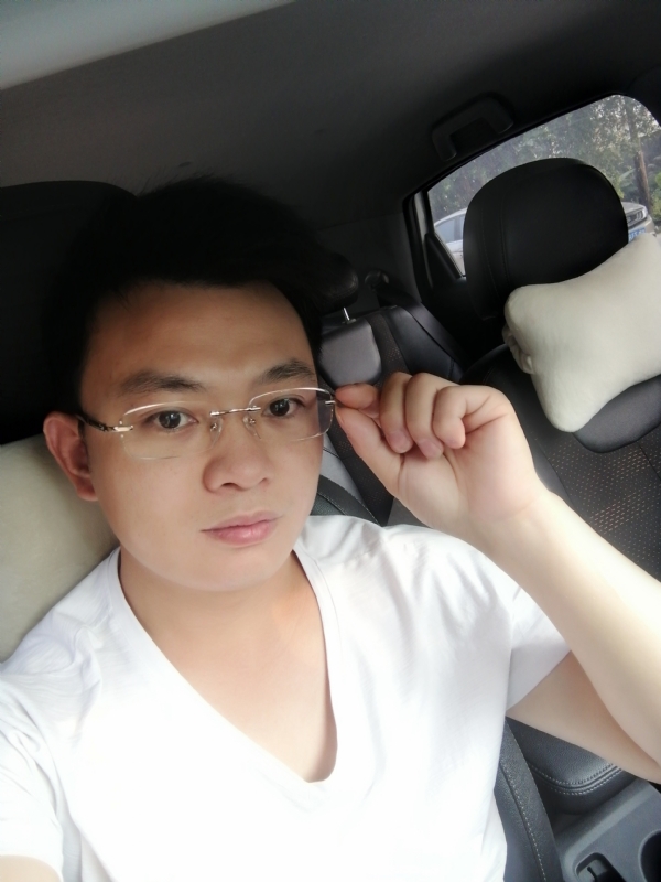 幸福的拥抱的第二张照片--中山交友中心